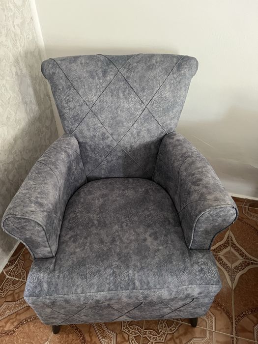 Дивани със фотьойли