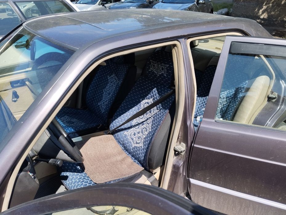 Машина  Мерседес