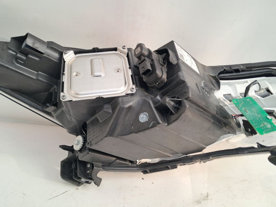 Фар Renault Zoe led