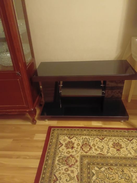 Продам ТВ. Тумбу под  ТЕЛЕВИЗОР в отличном состоянии