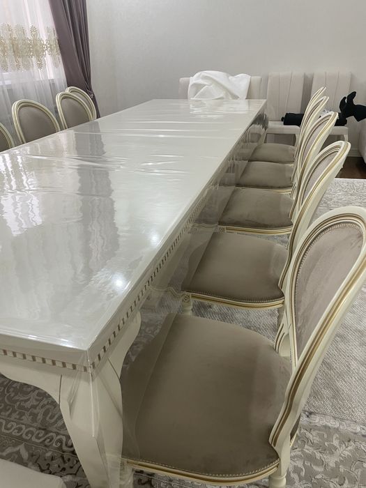 Стол стулья почти новые