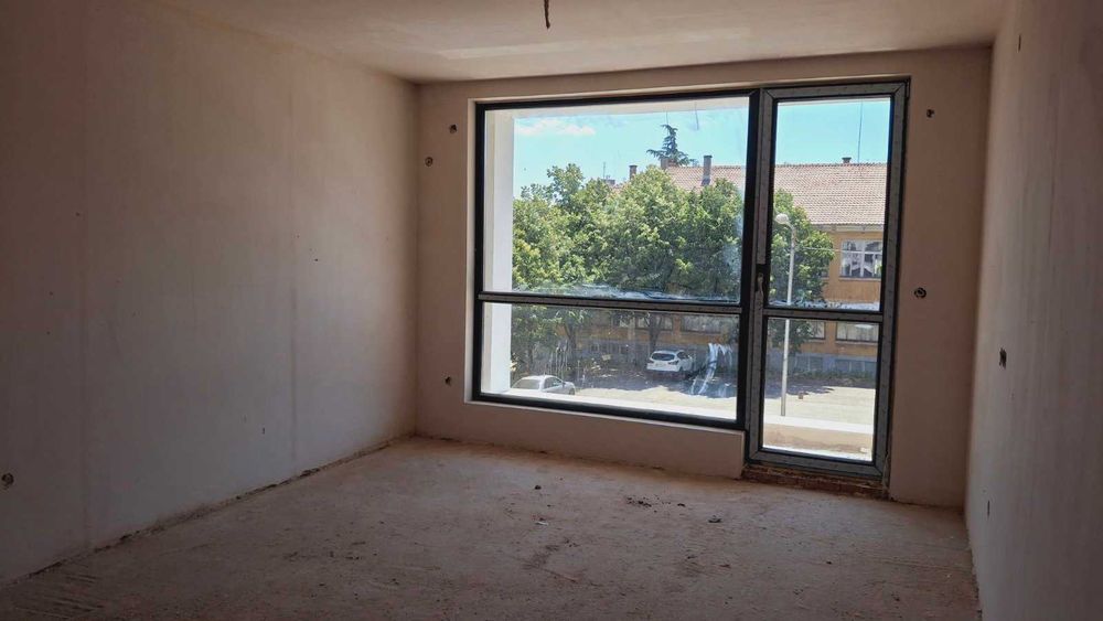 Продава се Тристаен апартамент в Благоевград, Запад - 85 кв.м за 1453 €/кв.м - Снимка #2