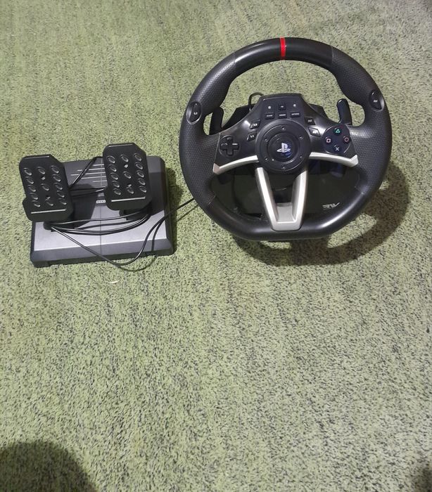 Продавам PlayStation 4