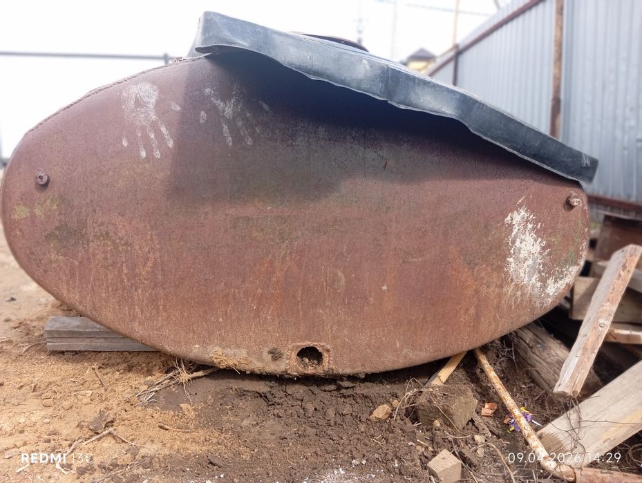 Продам цистерна 2,5тонна