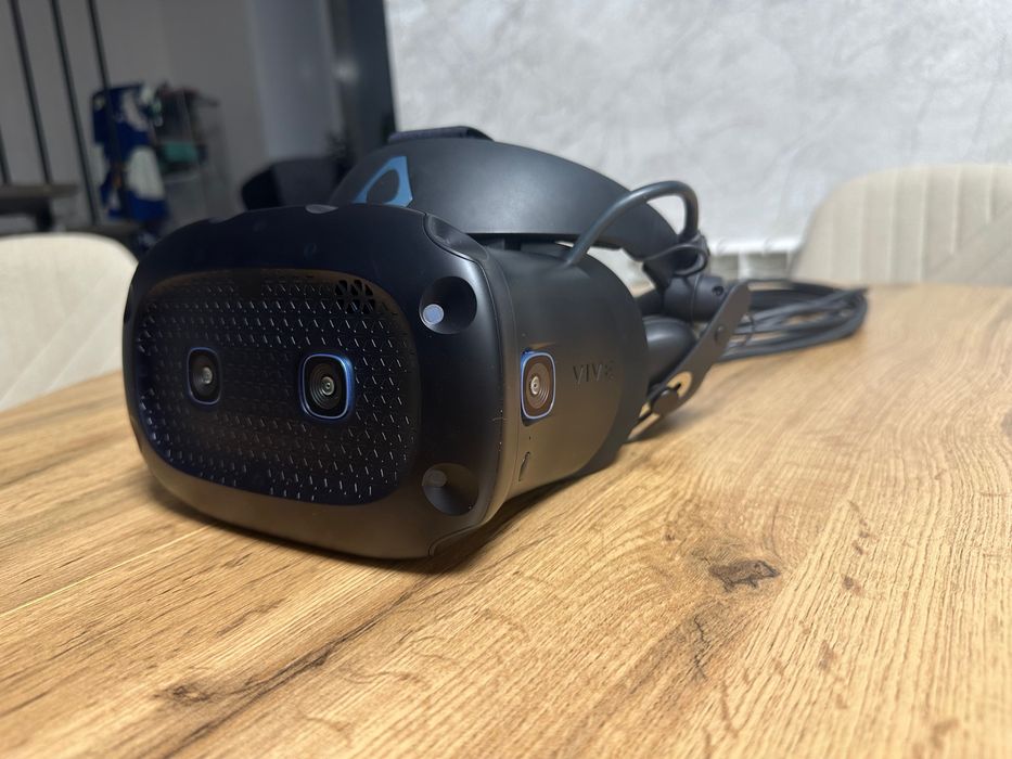 Очки виртуальной реальности HTC Vive Cosmos Elite