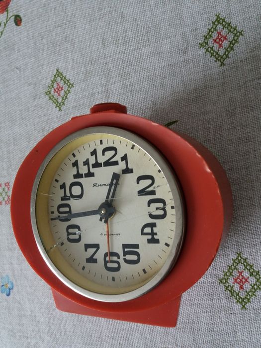 Часы старинные будильник