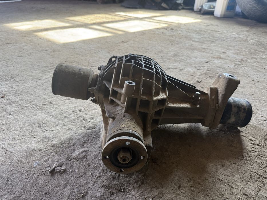 Передний редуктор (мост), раздатка