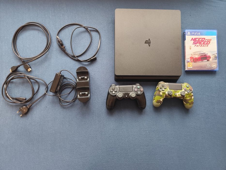 PS 4 Slim 1 tb + o manetă+ Need For Speed Payback