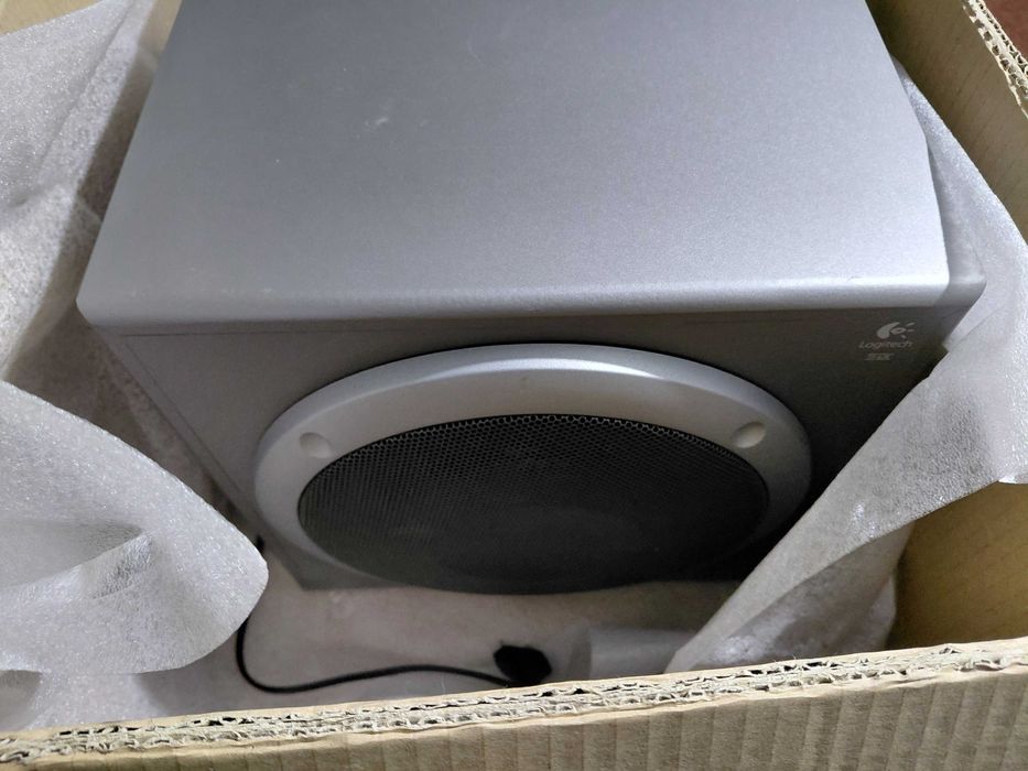 Продавам logitech z5500 внос холандия