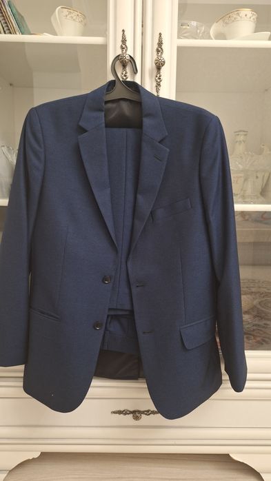 Продам Мужские костюмы