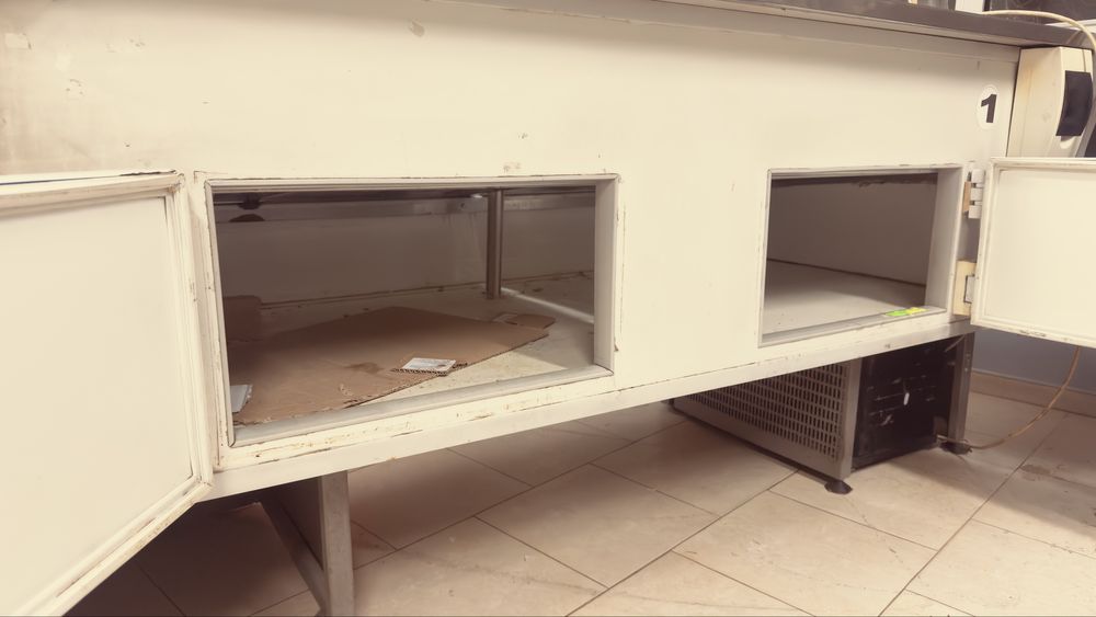 Хладилна витрина