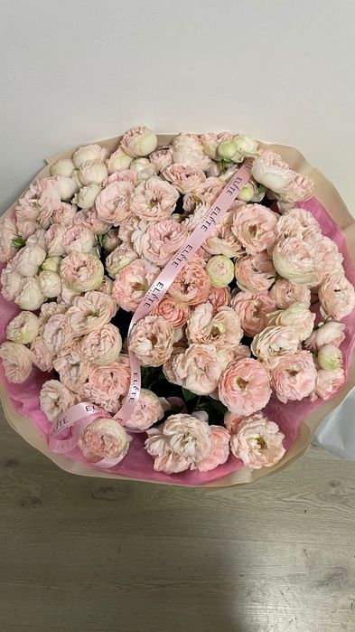 Пионовидные розы срочно продам