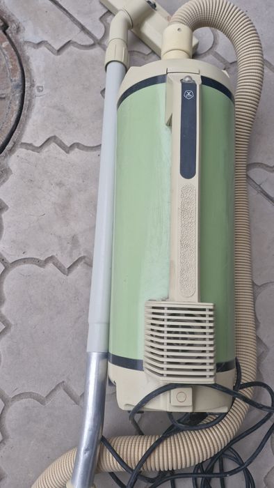 Пылесос ракета в рабочем состоянии.