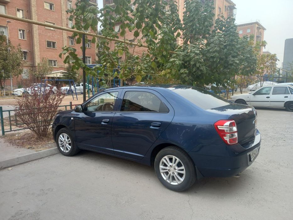 Продаю кобальт. Своя машина.
