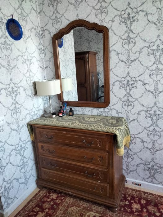 Срочно продам спальный гарнитур.