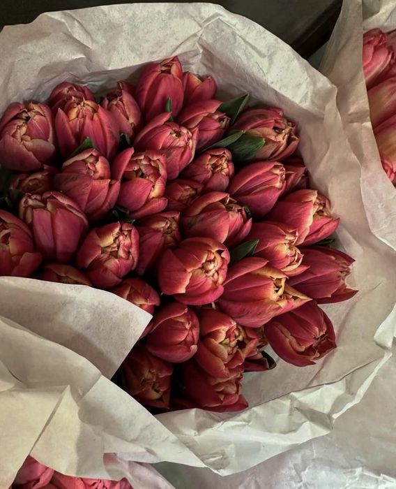 Букеты / цветы на 8 марта / тюльпаны