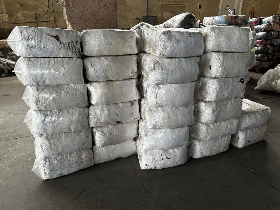 Бели памучни парцали