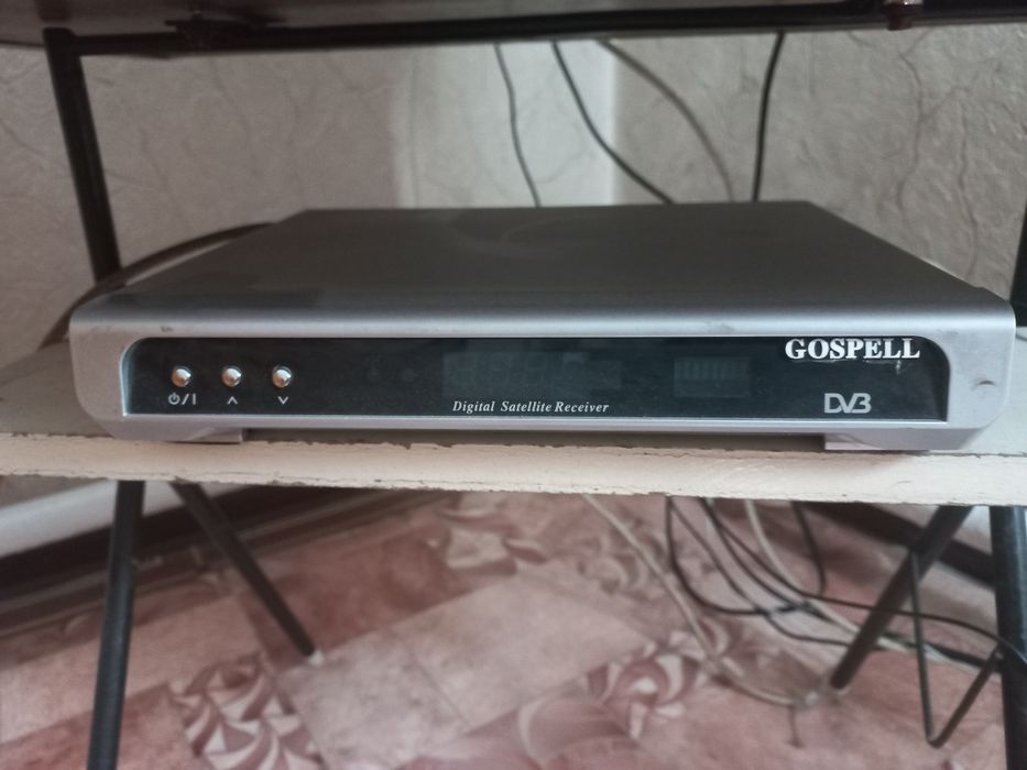 Телевизор Samsung, тюнер с телевизионной антенной.