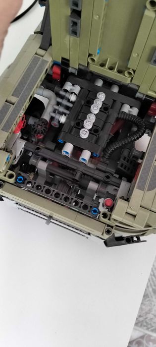 LEGO Tecnik LandRover продам