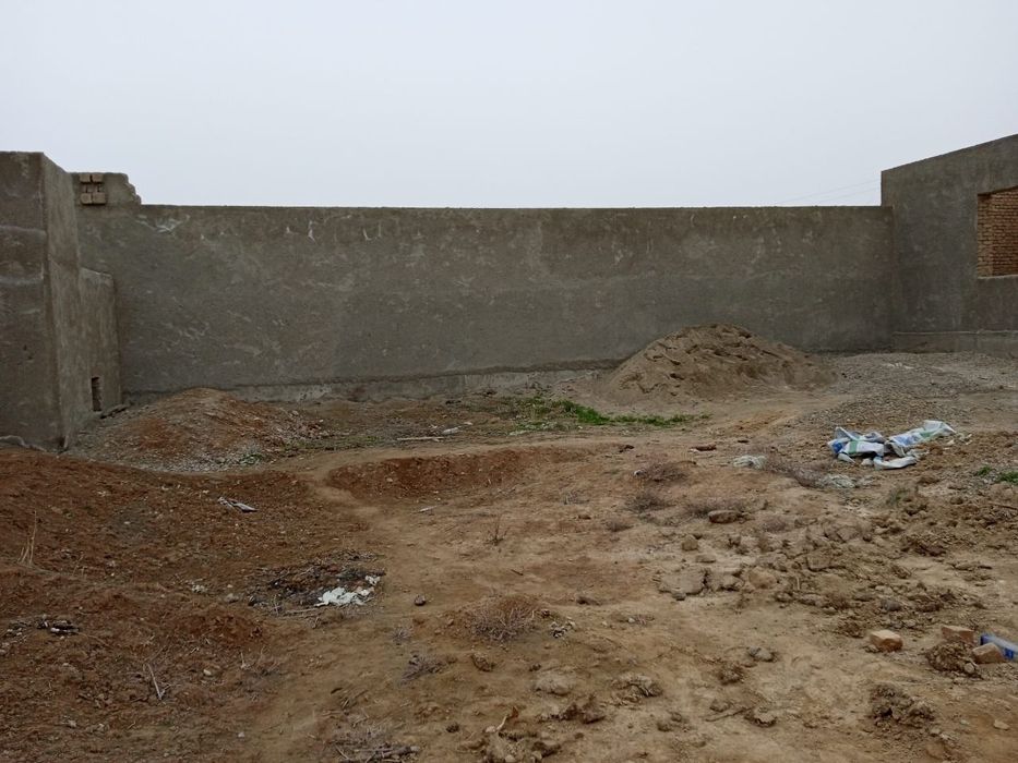 Qurilishi tugallanmagan hovli sotiladi