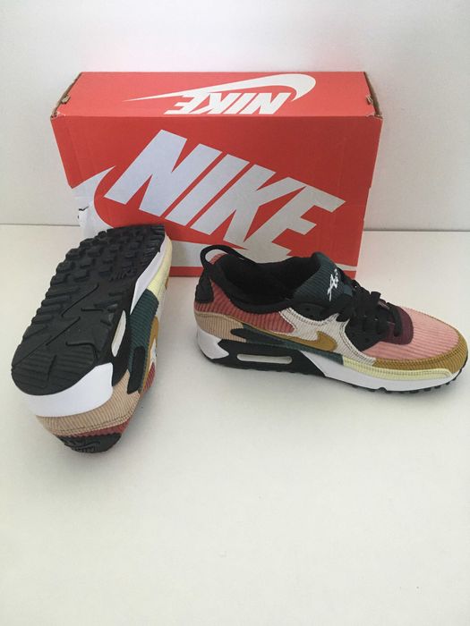 Кроссовки Nike мультиколор 36.5