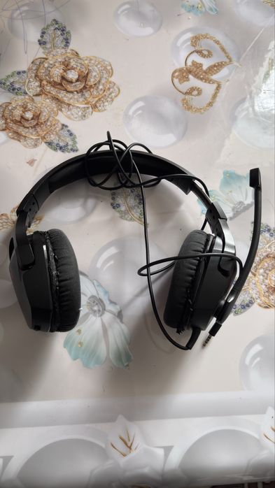 Продам наушник hyperx stinger