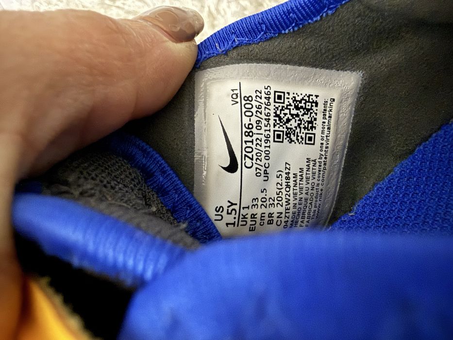 Маратонки nike размер 33