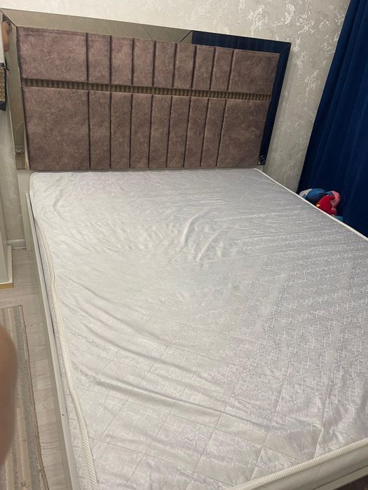 Двуспальный кровать