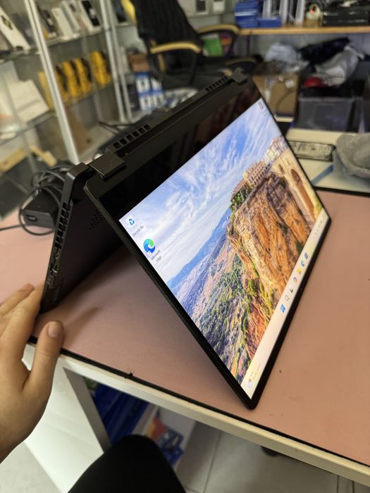 ASUS ROG Flow X13 2 în 1, Ryzen 7 6800HS, 16GB, RTX 3050, 512GB