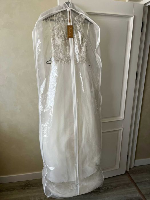 Vand rochie de mireasa Demetrios