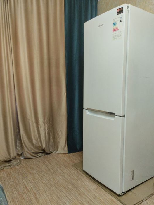 продам холодильник самсунг