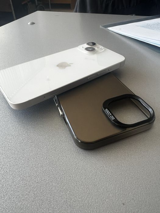 Продавам iPhone 14 128Gb Бял