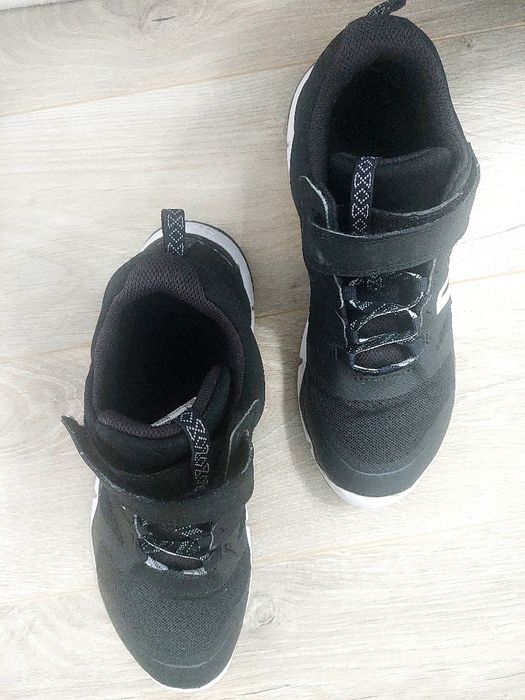 Încălțăminte ușoară, mărimea 37, negru- alb