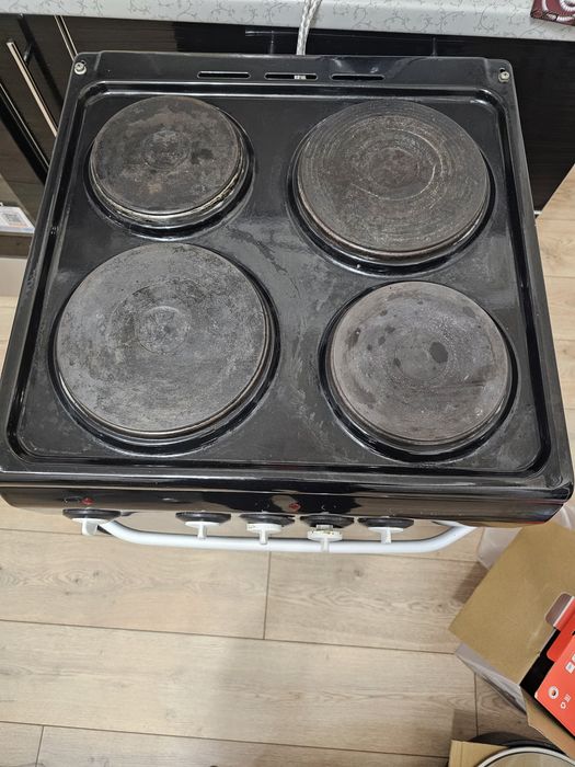 Продаётся шкаф и электроплита