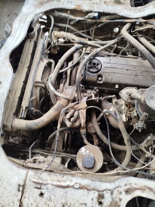 Nissan urvan 1998 yil zapchast mikroavtobus