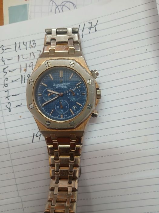 Vind ceas Audemars Piguet .E este o copie foarte bună.