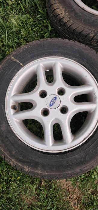 Jante cu cauciucuri 175/70 r14 pentru Ford Fiesta