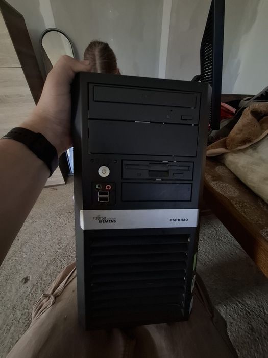 Vand PC Futjitu windows 7 pro