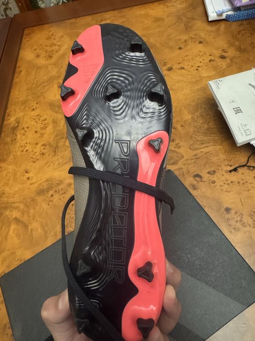 Оригиналтные Бутсы Adidas Predator