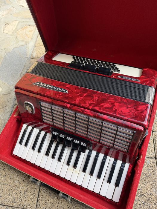 Vand acordeon Weltmeister cu 60 basi
