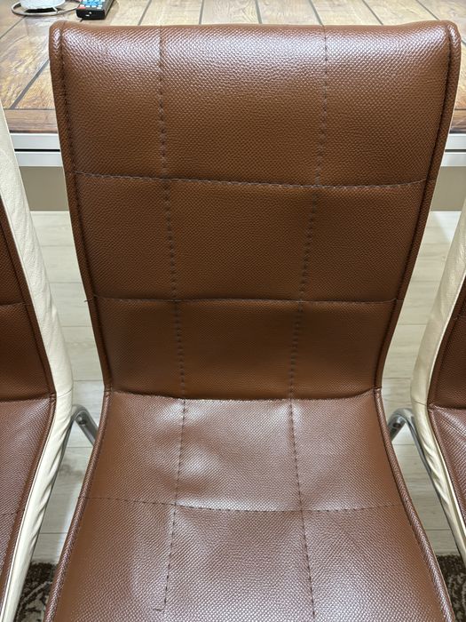 Vand scaune bucatarie