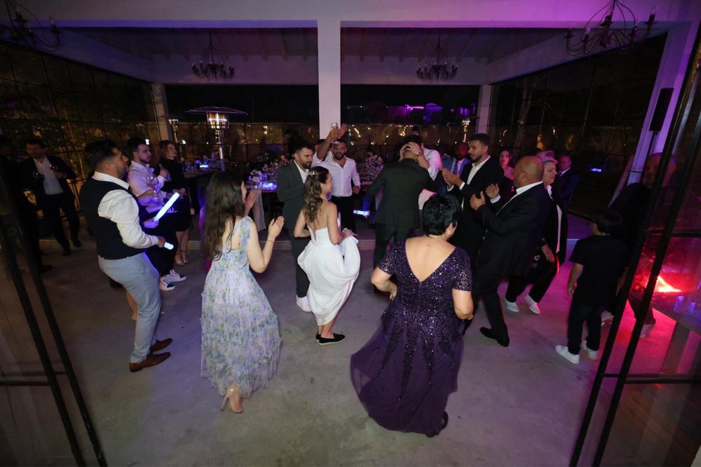 Fă-ți Evenimentul Memorabil cu DJ Lumi