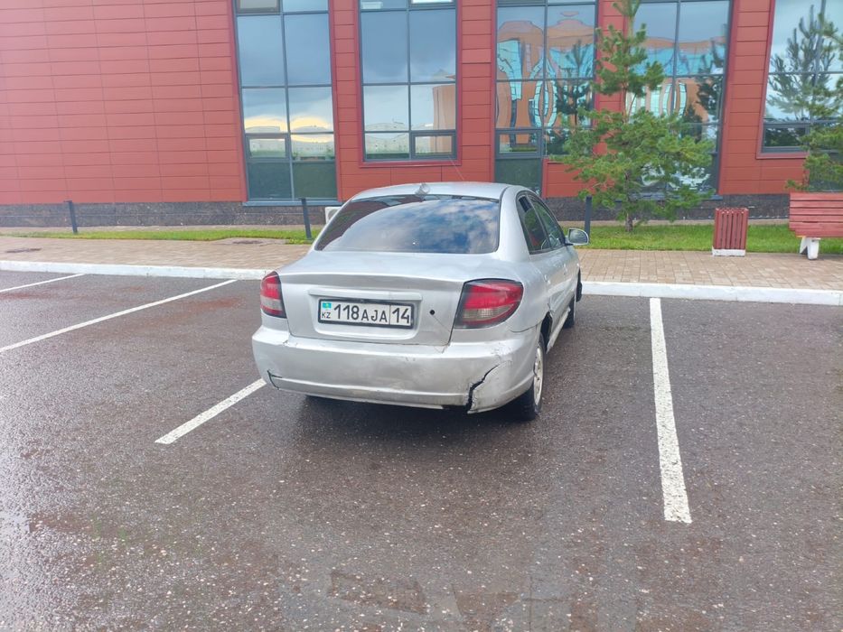 Продам машину Kia Rio