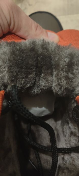 Продам зимние кроссовки !!!