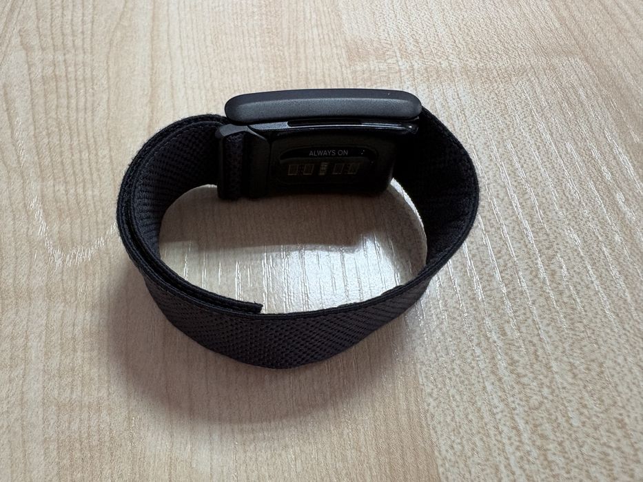 whoop 4.0 black