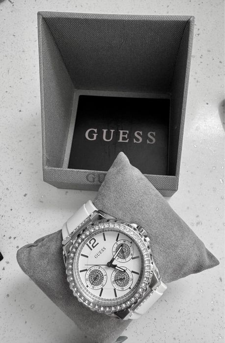GUESS дамски часовник 40мм ПЕРФЕКТЕН