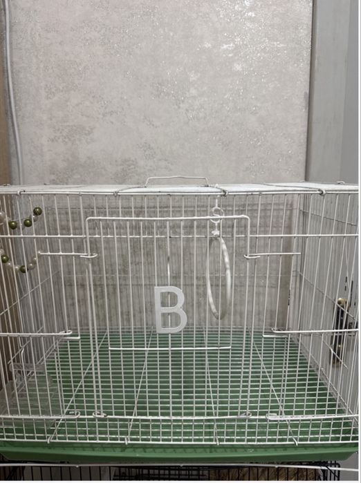 Продаются клетки для попугаев