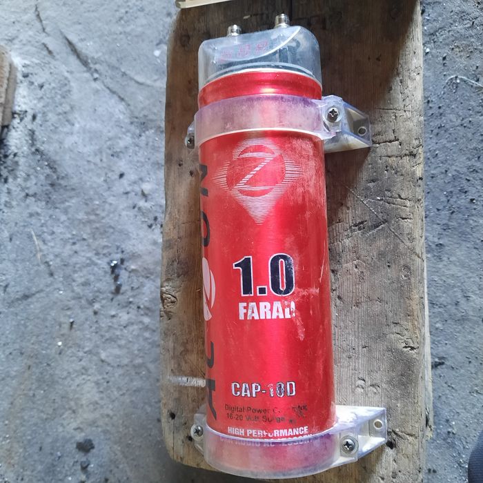 Продам усилитель с накопители