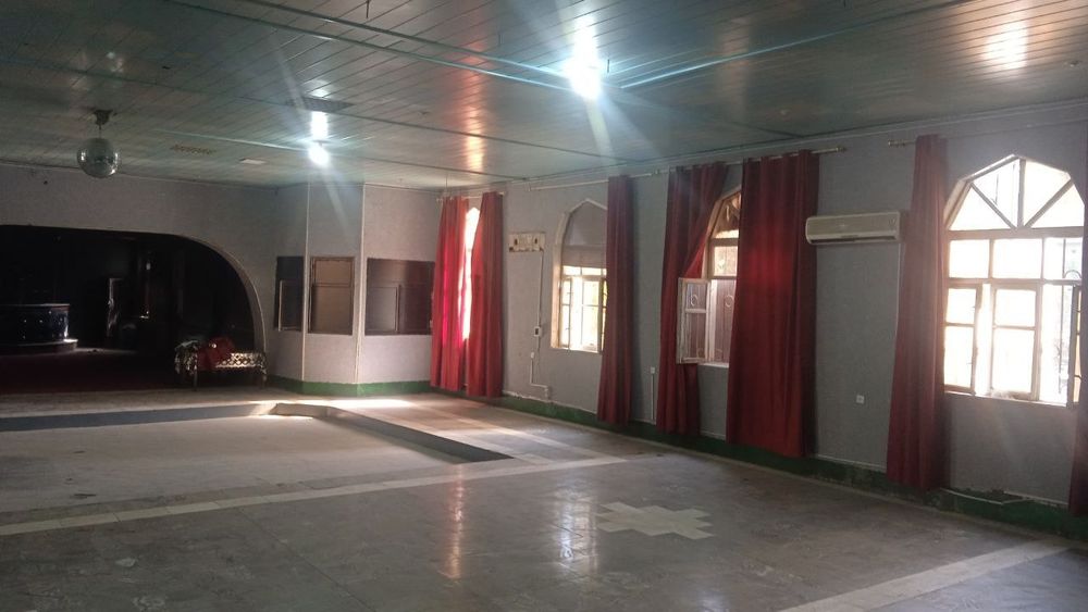 Карши шахар маказида 300+150 кв.м ижарага берилади