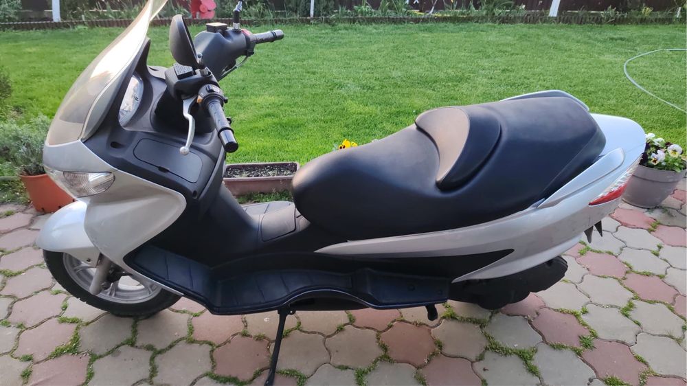 Scuter Suzuki Burgman 125 an 2009